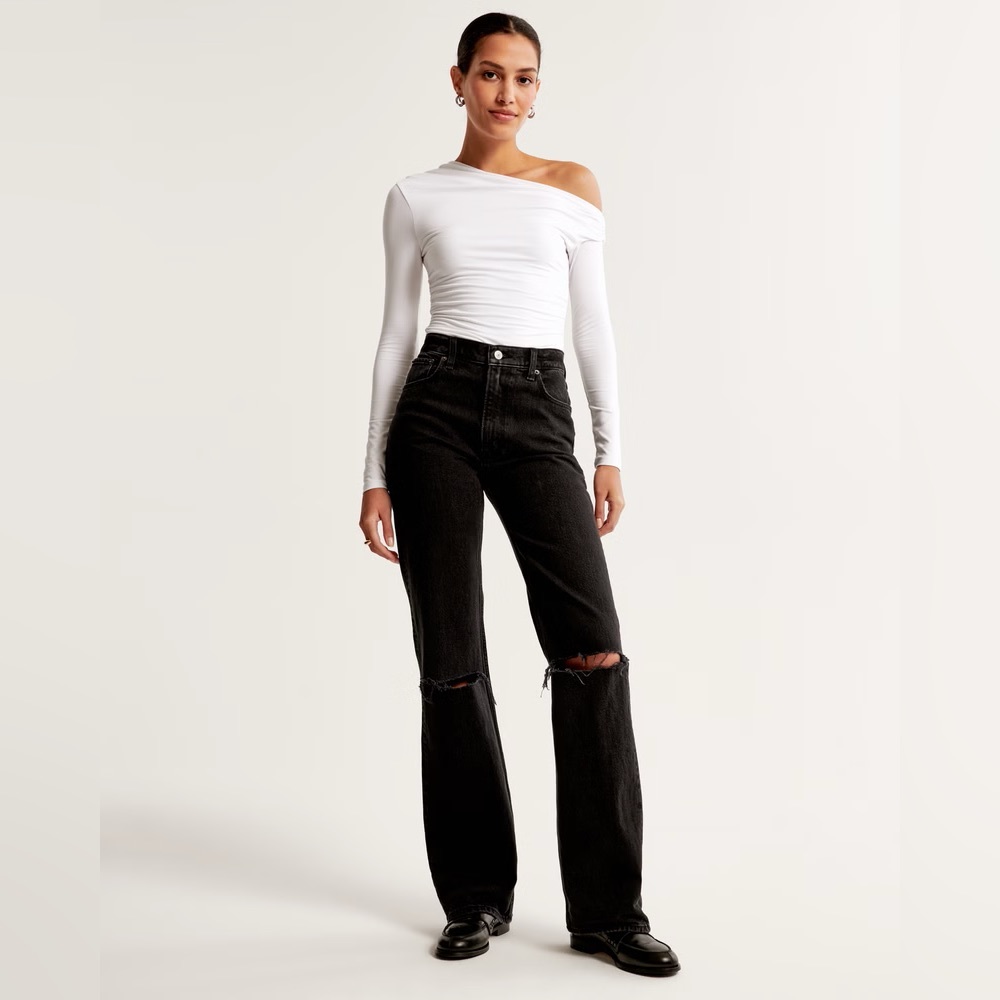 Abercrombie & Fitch High Rise 90s Relaxed Jean Black Destroy Size 26/2
